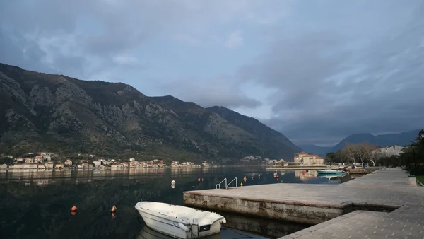 Boka Kotorska u jutarnjem svetlu